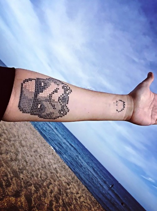 60 wunderschöne Kreuzstich Tattoos zum Inspirieren star warm stormtrooper am arm