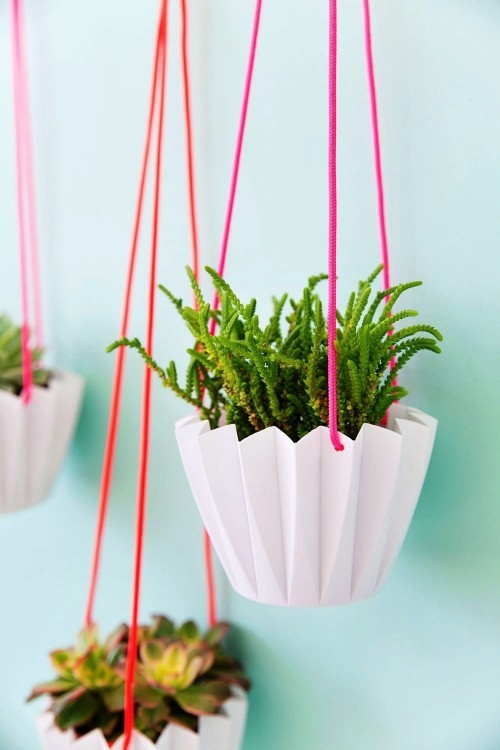 Diese 60 DIY hängende Gärten liegen voll im Trend papier töpfe winzige pflanzen