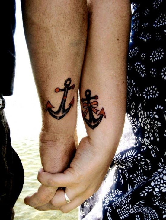 100 Anker Tattoo Ideen und ihre Symbolik paar tattoo für ihn und sie