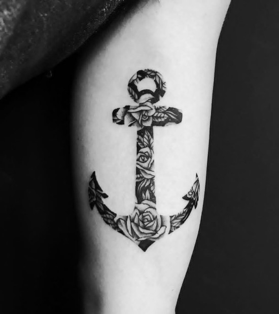 100 Anker Tattoo Ideen und ihre Symbolik rosen in anker form