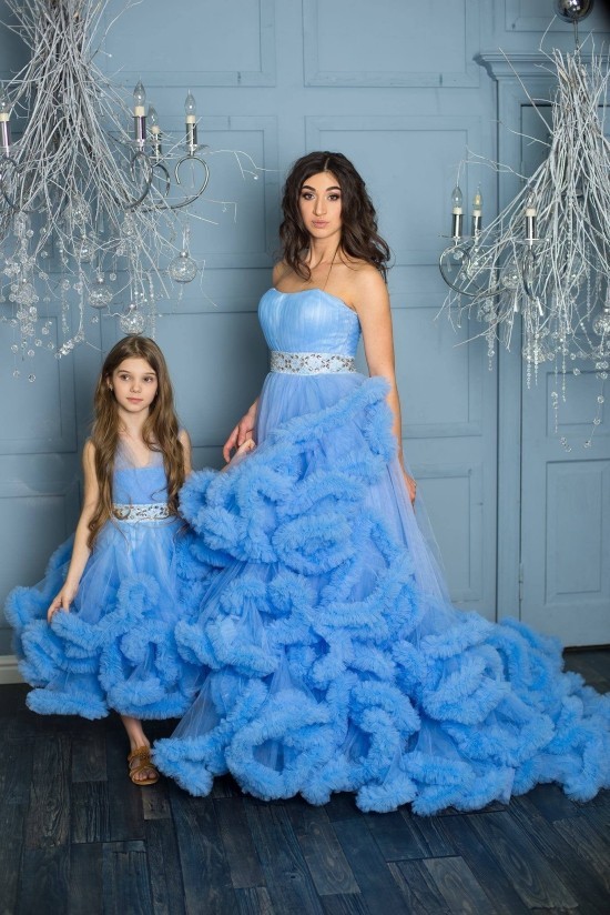 100 tolle Mutter Tochter Kleid Ideen und Styling Tipps blaue kleider abstrakt modern