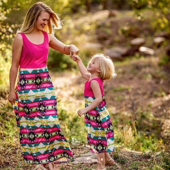 100 tolle Mutter Tochter Kleid Ideen und Styling Tipps bunte muster sommerkleid rosa