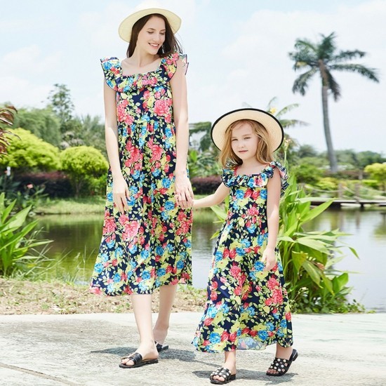 100 tolle Mutter Tochter Kleid Ideen und Styling Tipps buntes kleid mit floralen elementen