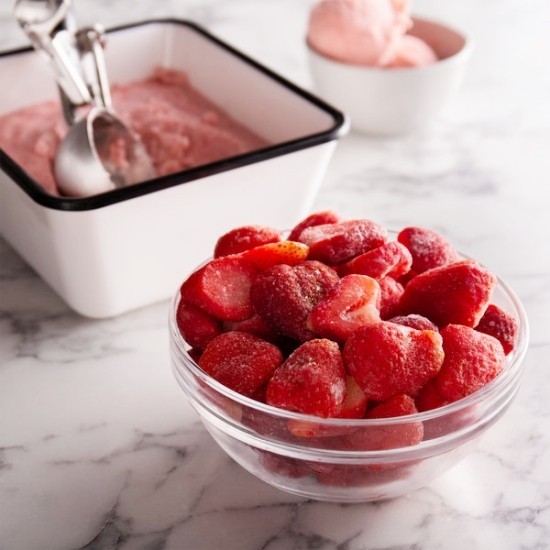 3 leckere und gesunde Erdbeer Smoothie Rezepte eis aus gefrorenen erdbeeren