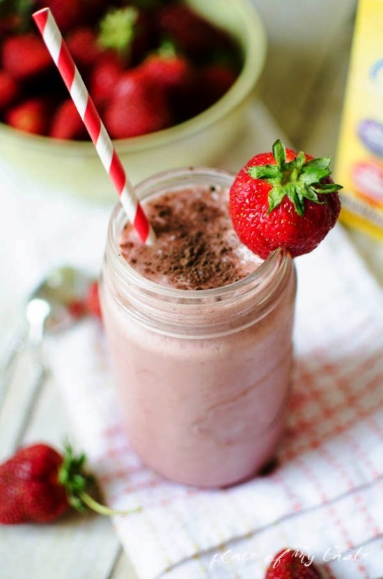 3 leckere und gesunde Erdbeer Smoothie Rezepte schoko smoothie mit erdbeeren