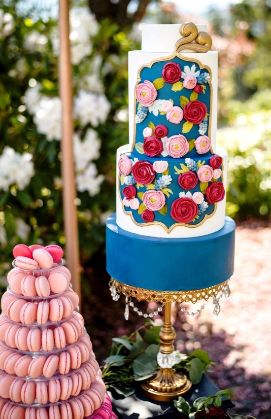 80 Hochzeitstorten-Deko Ideen und Tipps dekorierte torte rosen blau weiß