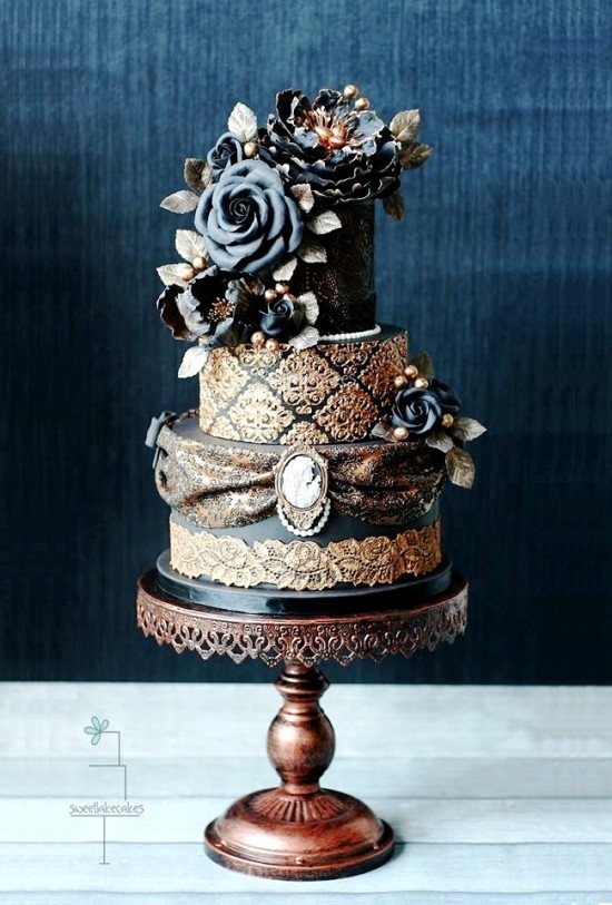 80 Hochzeitstorten-Deko Ideen und Tipps schwarze detaillierte torte gold