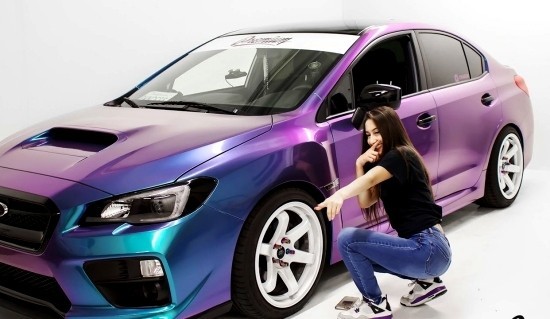 Auto folieren - 50 Ideen und Vorteile vom neuen Trend chrome autofolie lila blau
