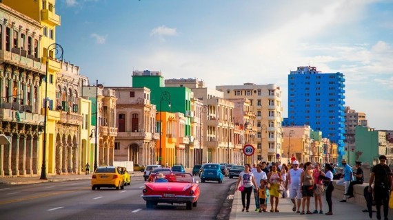Kuba Reisetipps Architektur Sehenswürdigkeiten lebhafte Straßen farbenfroh