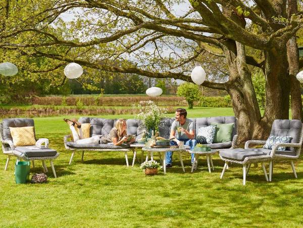 So wählen Sie den besten Gartenmöbel Set für den eigenen Hinterhof großes set zum entspannen und genießen