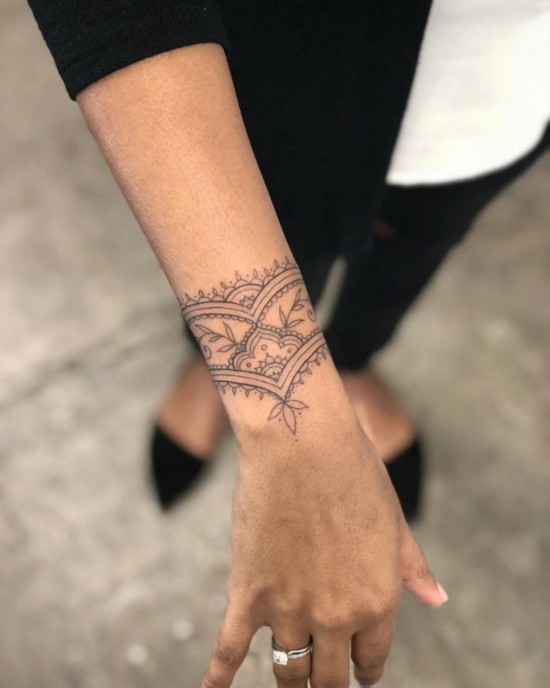 frauen tattoo motive armband tattoo
