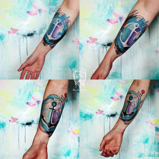 100 Anker Tattoo Ideen und ihre Symbolik abstrakter bunter anker negative space