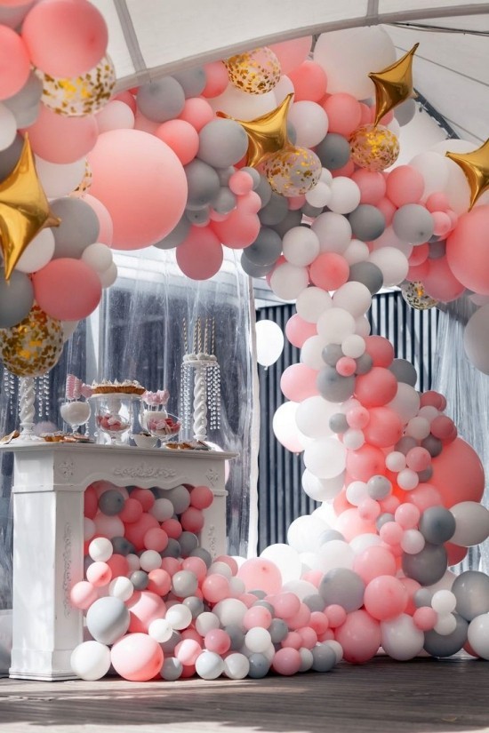 100 liebliche Babyparty Deko Ideen und Organisationstipps grau rosa weiß ballons mädchen