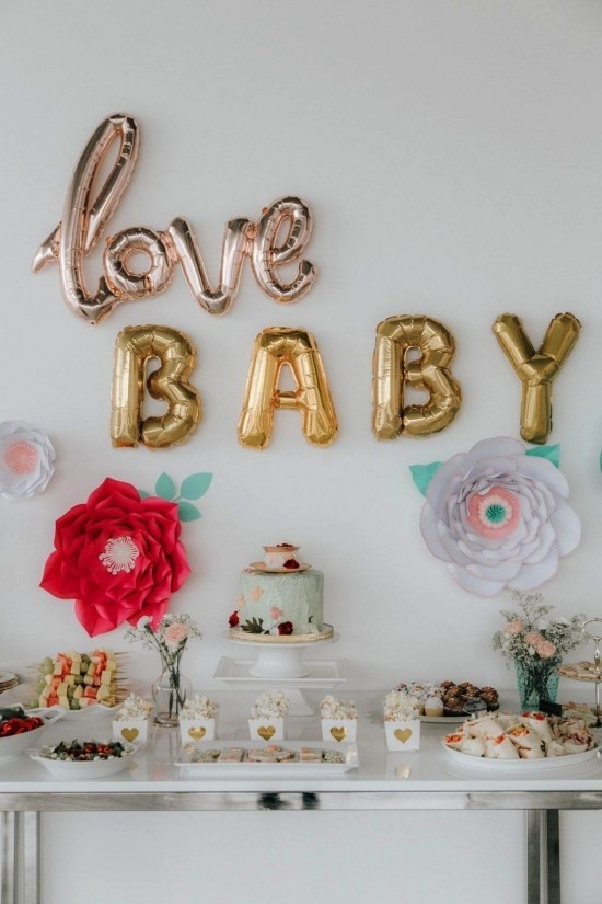 100 liebliche Babyparty Deko Ideen und Organisationstipps love baby einfache buffet deko große blumen