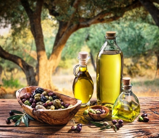 Mittelmeer Diät - gesündester Speiseplan des Jahres 2019 olivenöl mit alles