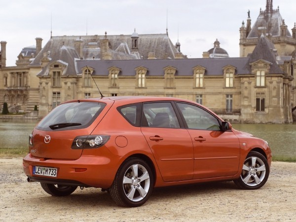 Top 5 der besten Autos für Fahranfänger Mazda 3 in orange