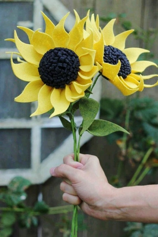 80 umwerfende Ideen und 2 einfache Anleitungen zum Sonnenblume Basteln blumen aus filz strauß gartendeko