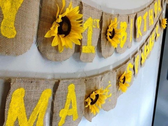 80 umwerfende Ideen und 2 einfache Anleitungen zum Sonnenblume Basteln geburtstag deko girlande aus jute rustikal