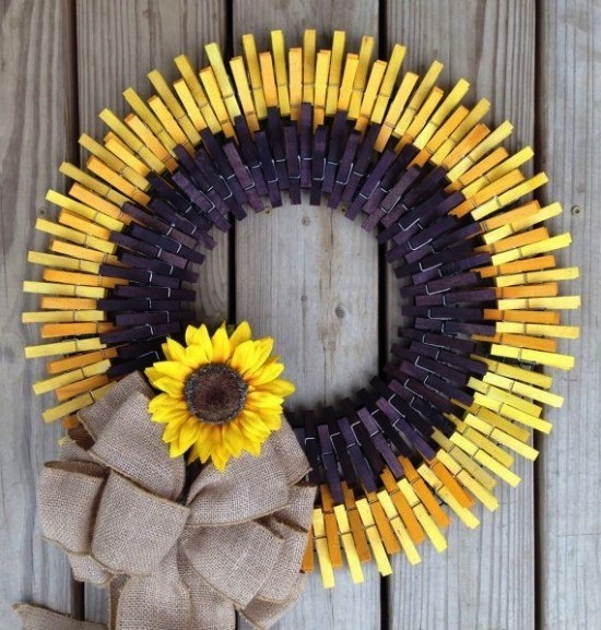 80 umwerfende Ideen und 2 einfache Anleitungen zum Sonnenblume Basteln kranz aus gelben und schwarzen wäscheklammern