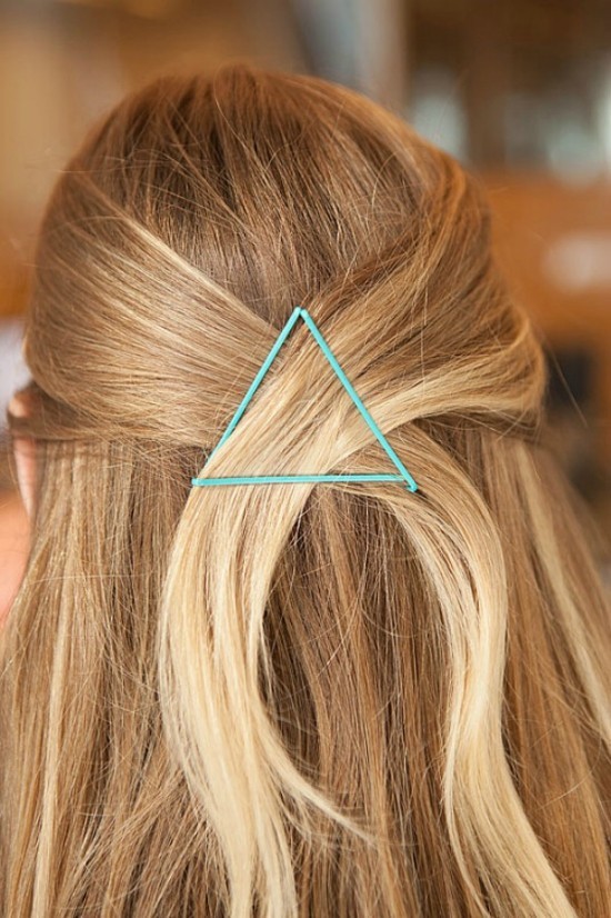 10 einfache und schöne Frisuren in 5 Minuten dreicke pyramide aus haarklammer
