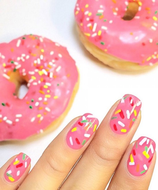 50 schöne Gelnägel Ideen für jeden Anlass süße nägel mit donut optik