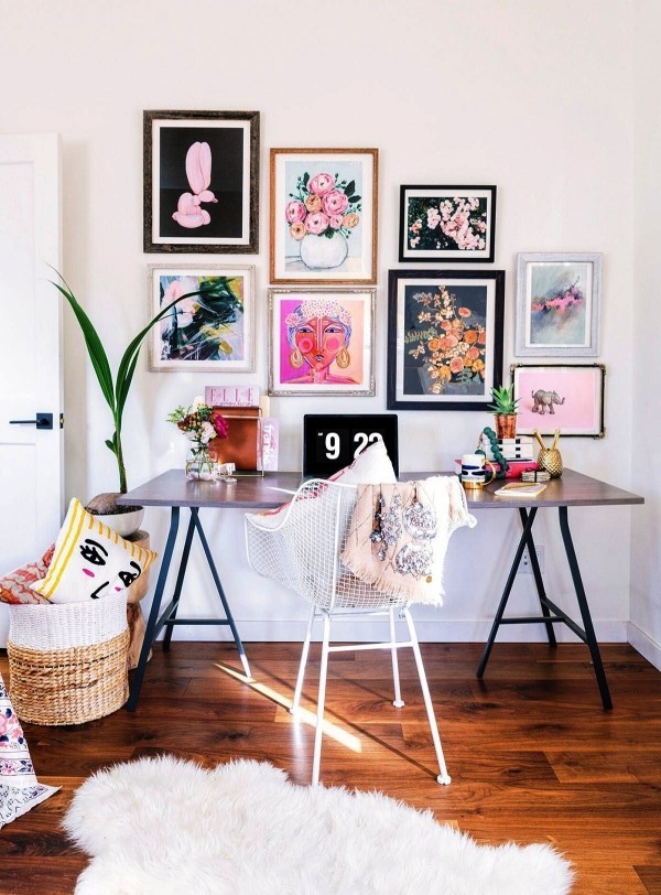 Bilderwand gestalten und Wohnräume kreativ aufpeppen feminin arbeitszimmer inspirieren designen