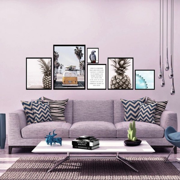 Bilderwand gestalten und Wohnräume kreativ aufpeppen wohnzimmer in lila feminin