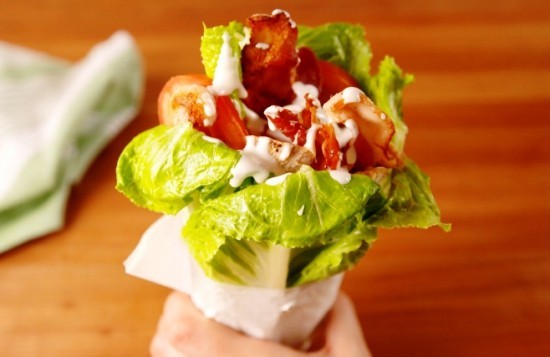 Die ketogene Diät Vor- und Nachteile des Food Trends sandwich mit salat statt brot