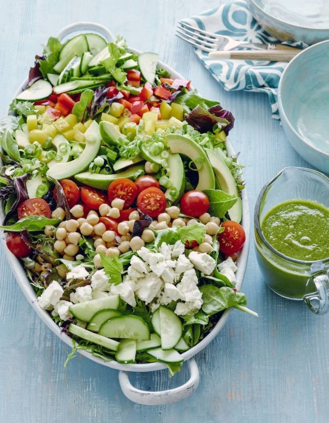 Intermittierendes Fasten 6 populäre Methoden des Intervallfastens gesunder salat bunt und nahrhaft