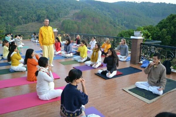 yoga vedanta sivananda ashram indien yogauntericht pranayama