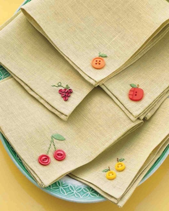 60 herbstliche Ideen zum Basteln mit Knöpfen serviette handtuch mit obst muster