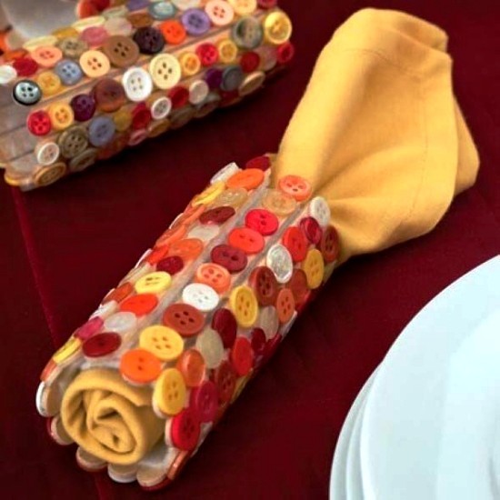 60 herbstliche Ideen zum Basteln mit Knöpfen serviettenring aus klopapierrolle und eisstiele