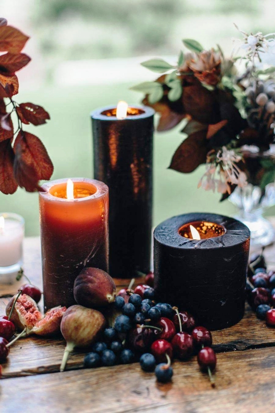Fensterdeko im Herbst selber gestalten - Ideen und Tipps deko mit dunklen aroma kerzen