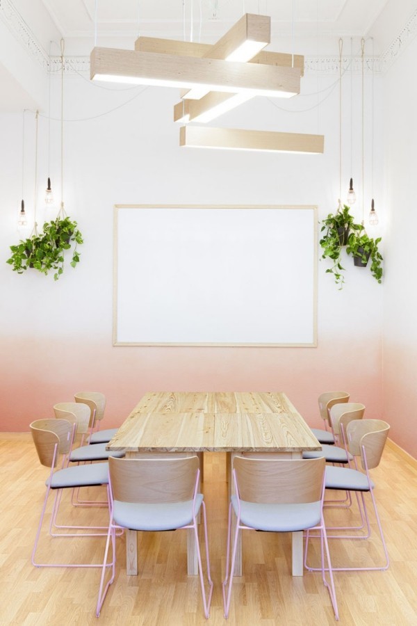 So wählen Sie die richtige Pastell Wandfarbe für Ihr Zuhause ombre rosa hohe decke office