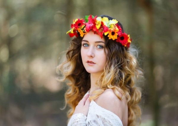 Trendige und einfache Frisuren im Herbst 2019 blumenkranz krone floral