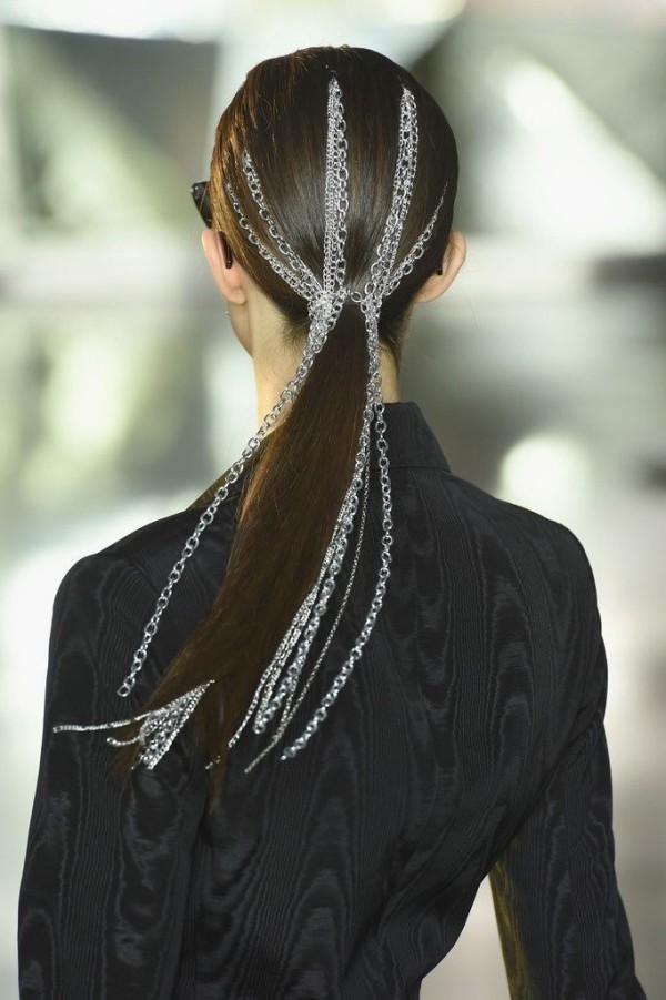 Trendige und einfache Frisuren im Herbst 2019 ketten accessoires für haare