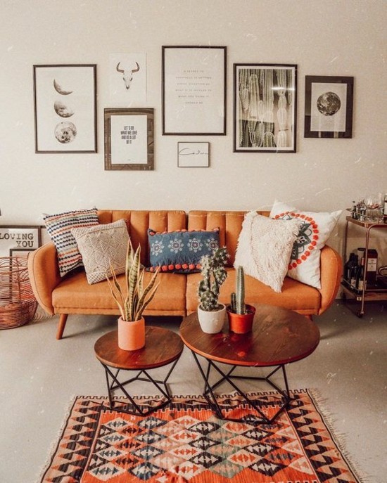 oranges sofa herbsttrends 2019 wohnung dekorieren