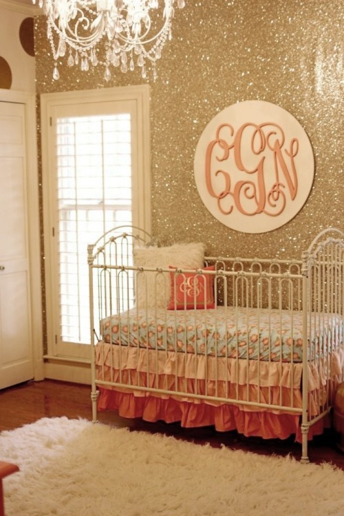 Glitzer Wandfarbe selber mischen und auftragen baby kinderzimmer mit gold glitter