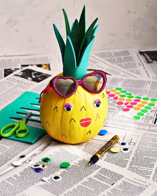 Halloween Kürbis bemalen – 140 künstlerische Ideen und Anleitungen ananas lustig bunt feminin