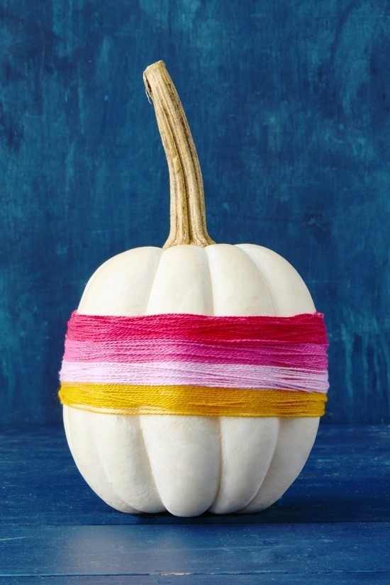 Halloween Kürbis bemalen – 140 künstlerische Ideen und Anleitungen einfache diy mit buntem garn