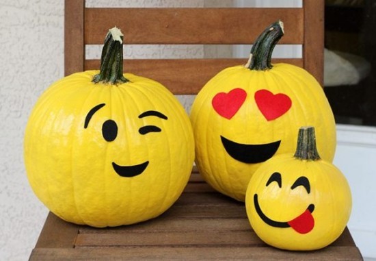 Halloween Kürbis bemalen – 140 künstlerische Ideen und Anleitungen emoji kürbisse gelb lustig