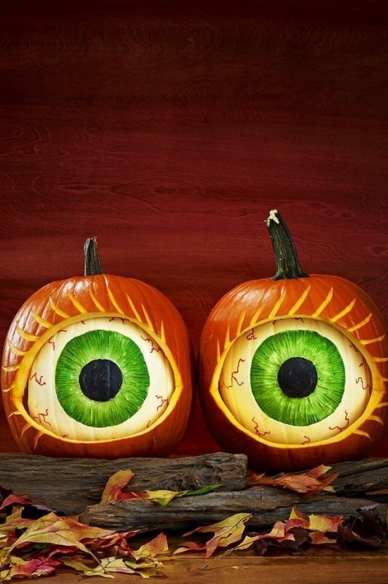 Halloween Kürbis schnitzen – 70 Ideen und Tipps gruselige augen weiße kürbisse in großen orangenen