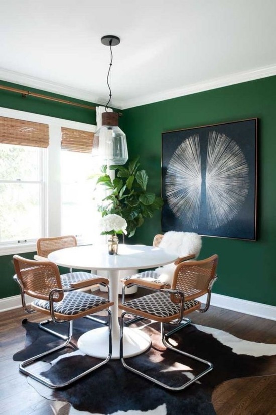 Ist die Wandfarbe Dunkelgrün richtig für Sie Design-Tipps und Ideen esszimmer wand mit gemälde akzent