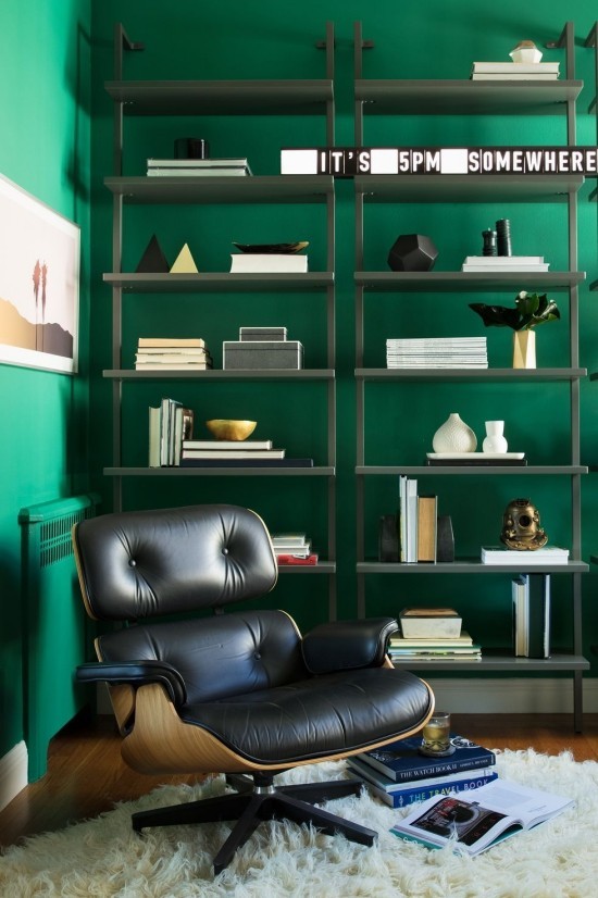 Ist die Wandfarbe Dunkelgrün richtig für Sie Design-Tipps und Ideen lesezimmer wohnzimmer mit flauschigem teppich