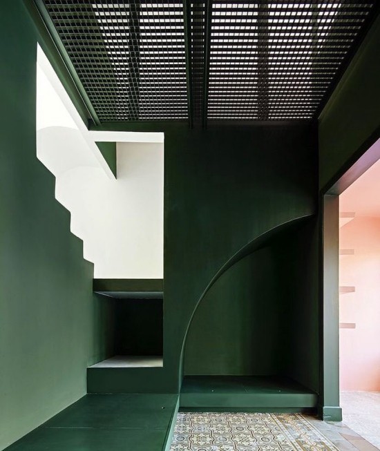 Ist die Wandfarbe Dunkelgrün richtig für Sie Design-Tipps und Ideen minimalistischer flur in grün