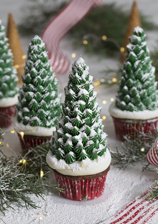 Weihnachtliche Muffins selber backen und dekorieren einfache muffin tannenbäume