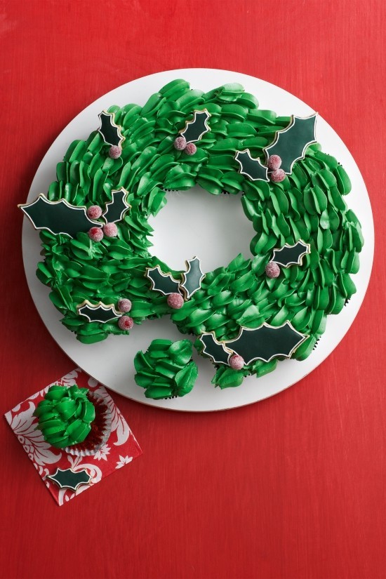 Weihnachtliche Muffins selber backen und dekorieren grüner kranz aus muffins mit grüner glasur