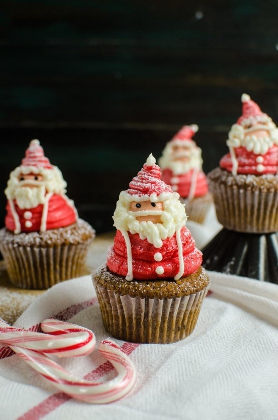 Weihnachtliche Muffins selber backen und dekorieren lustige santa weihnachtsmänner buttercreme