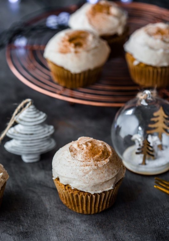 Weihnachtliche Muffins selber backen und dekorieren pumpkin spice muffins gold pulver