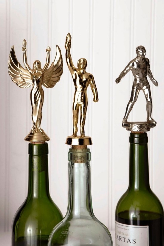 65 festliche Bastelideen für Weihnachten zum Verschenken flaschenverschlüsse statueten gold silber